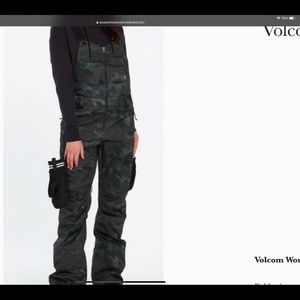 Volcom Women’s Swift Snow Bib Overall - Covert Green - Size Large NEW WITH TAGS